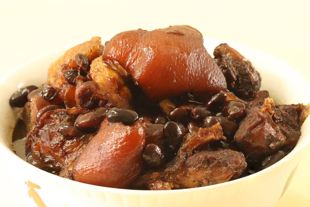 高血脂|吃一口“等于”喝5斤白酒,内科医生:高血脂的人要绕开,不然自毁血管