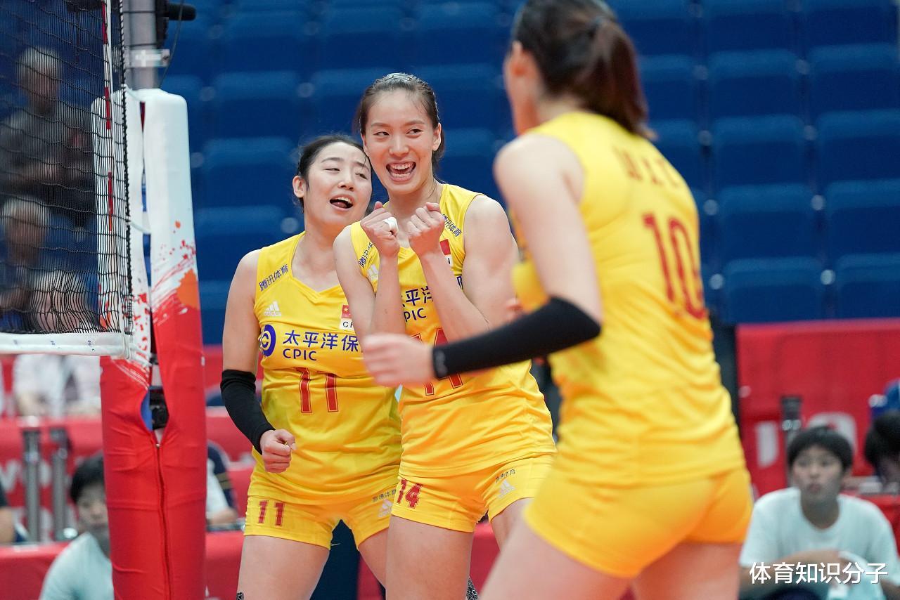 女排|女排惨败谁的过错？抱着3位低迷老将不放手，不给3大超新星机会