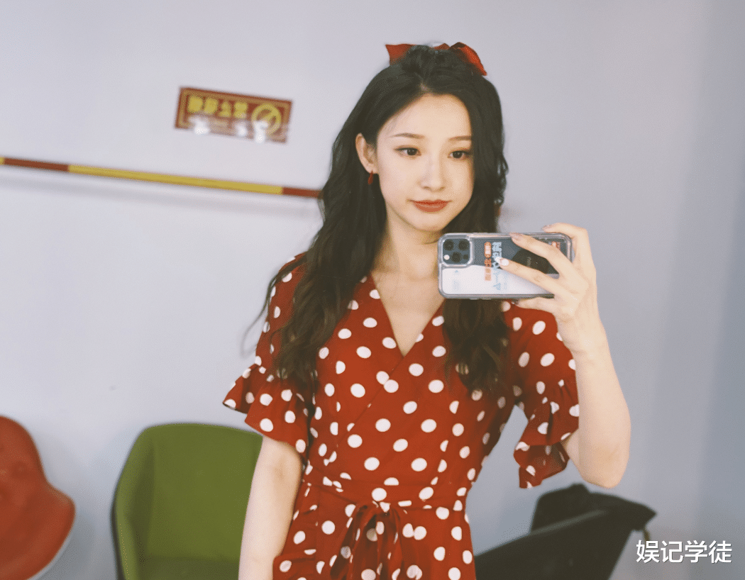 马凡舒|被誉为“董卿接班人”的马凡舒，27岁靠着一张初恋脸，实力圈粉