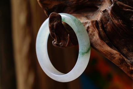 翡翠|翡翠行业所说的“龙到处有水”，是好事还是坏事？