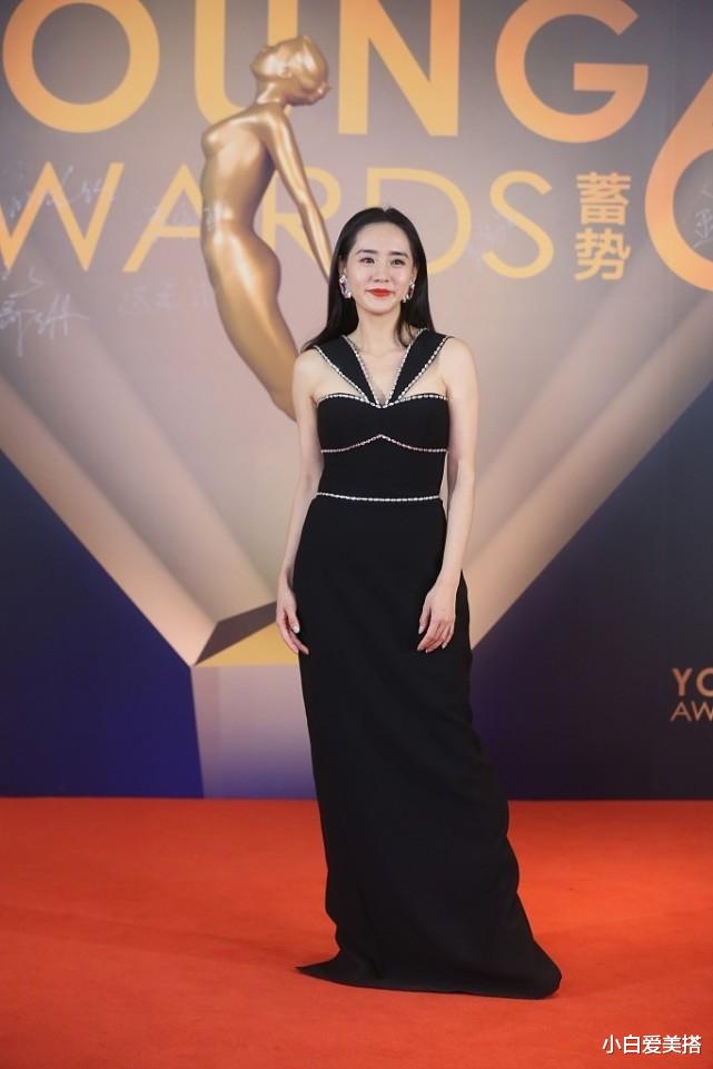 小白爱美搭|《夏洛特烦恼》中的“秋雅”王智，原来身材这么好，曲线真是迷人