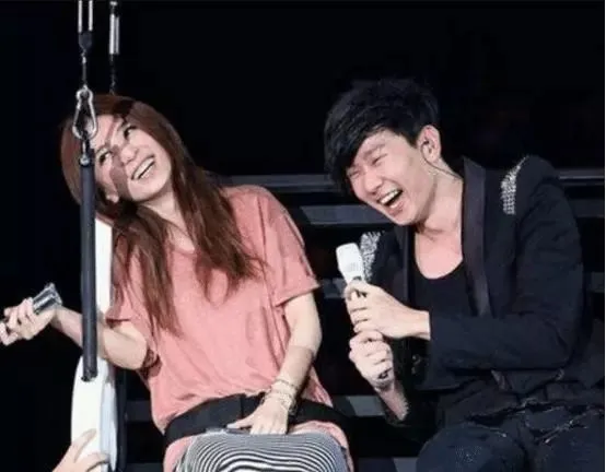 彭于晏|彭于晏苦追7年，林俊杰单恋10年，迷倒众男神的女神究竟有多美？