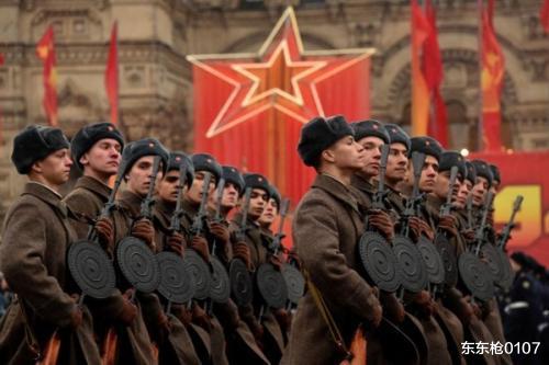 苏联|斯大林格勒大捷的副作用：苏联国际地位飙升和西方态度的“暖化”