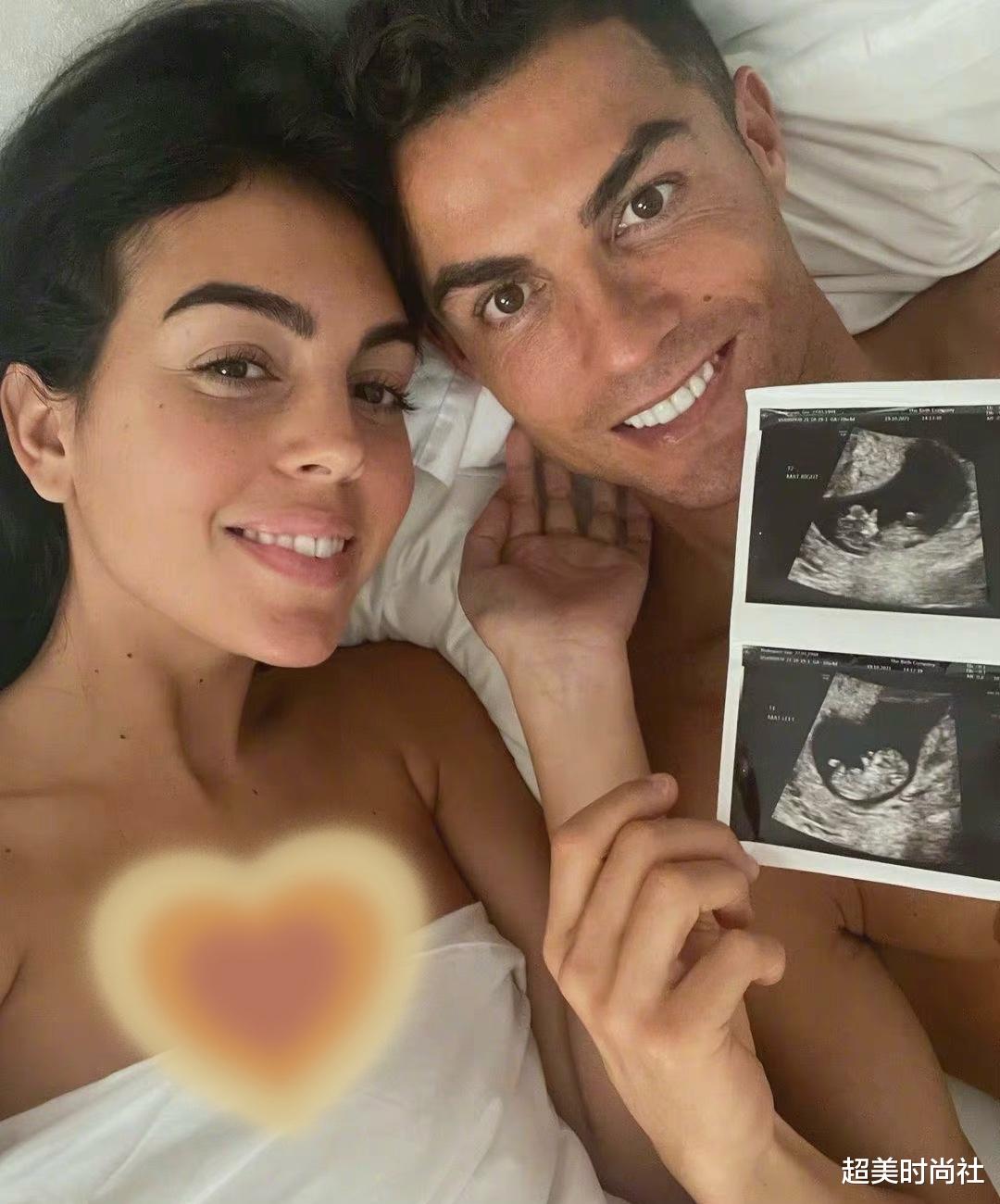 超美时尚社 C罗公布女友怀双胞胎，五次当爹身材似小伙，曾直言想要7个孩子