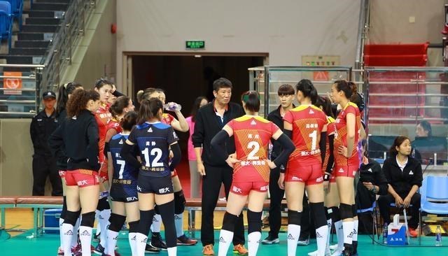 一个人的夜晚 蔡斌意外出局！郎平回归已无障碍，中国女排否极泰来，排协度量大