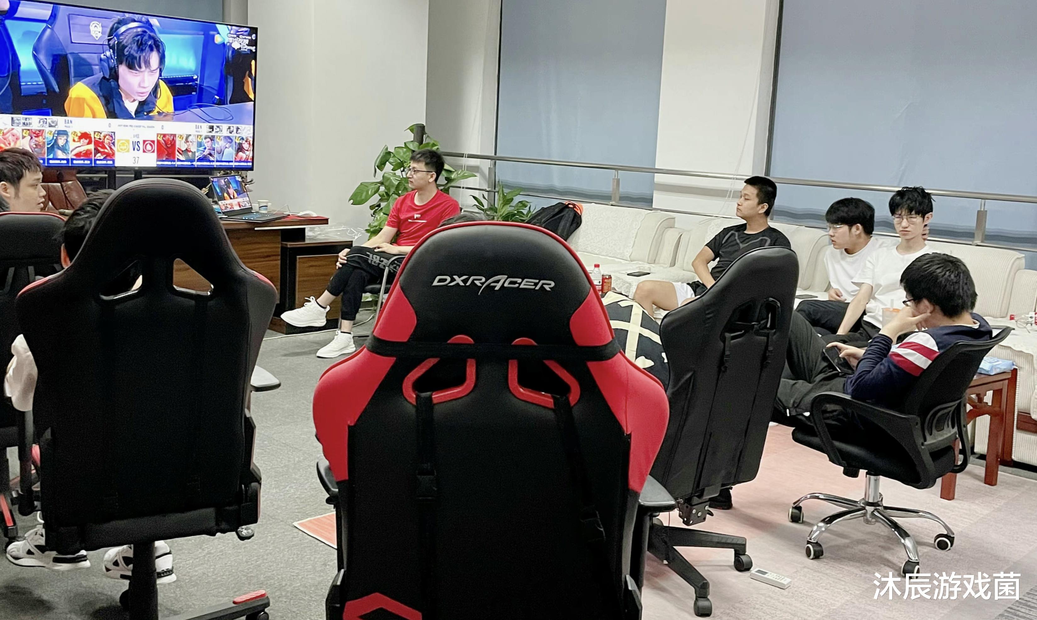 ag战队|AG被曝指挥决策有问题，猫神初晨意见不统一，导致打龙反被抢