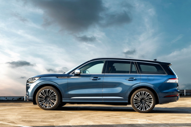 新事酷评 豪华中大型SUV中的“价格屠夫”，比X5便宜19万，全系双涡轮V6