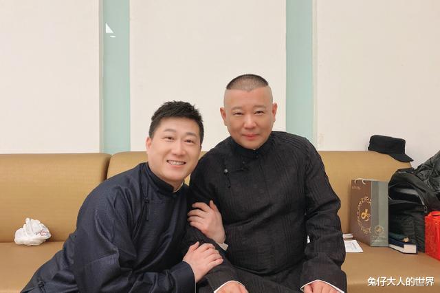 德云社|成名后不忘家乡,德云社张鹤伦为家乡做宣传,满脸洋溢着幸福感