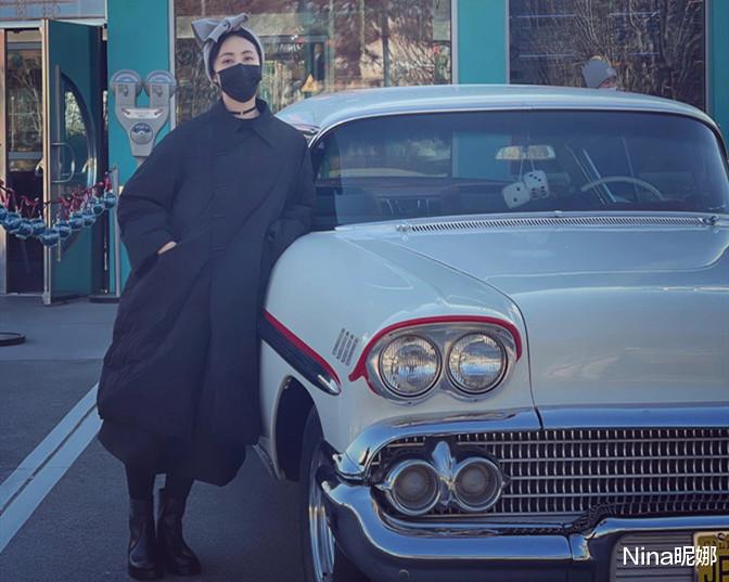 孙莉|黄磊一家四口打卡环球影城，孙莉戴蝴蝶结发箍抢镜，4岁儿子超萌