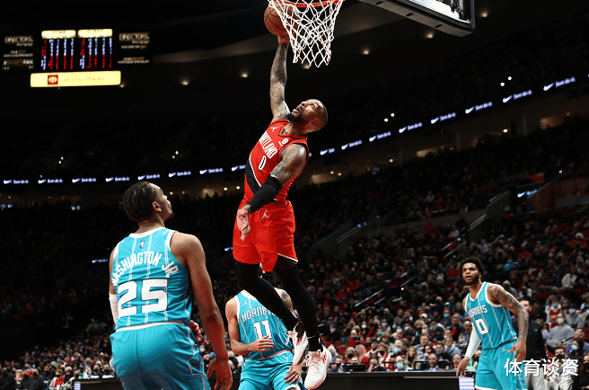 達(dá)米恩·利拉德|43+4+8！利拉德不裝了，轟6記三分+單臂暴扣，打爆三球夢回巔峰