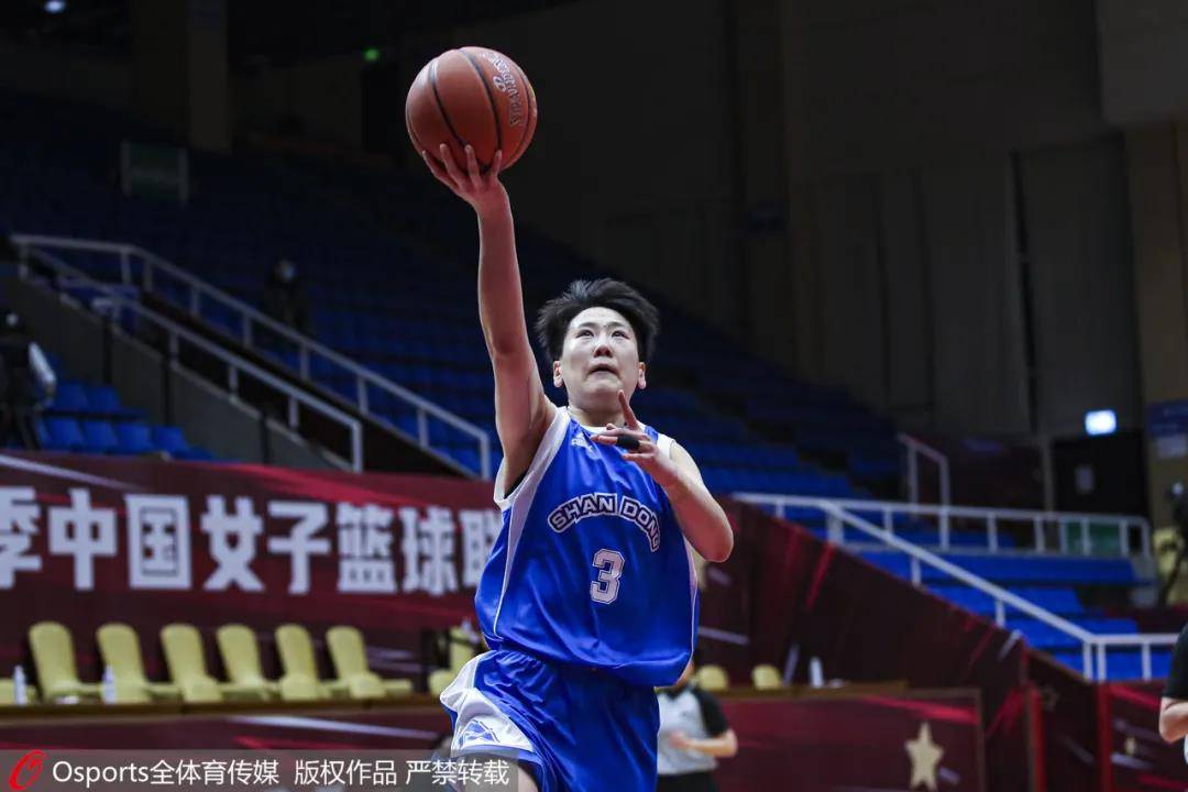 女排|WCBA最后一轮山东轻取辽宁，15胜12负排名第三，季后赛首轮轮空