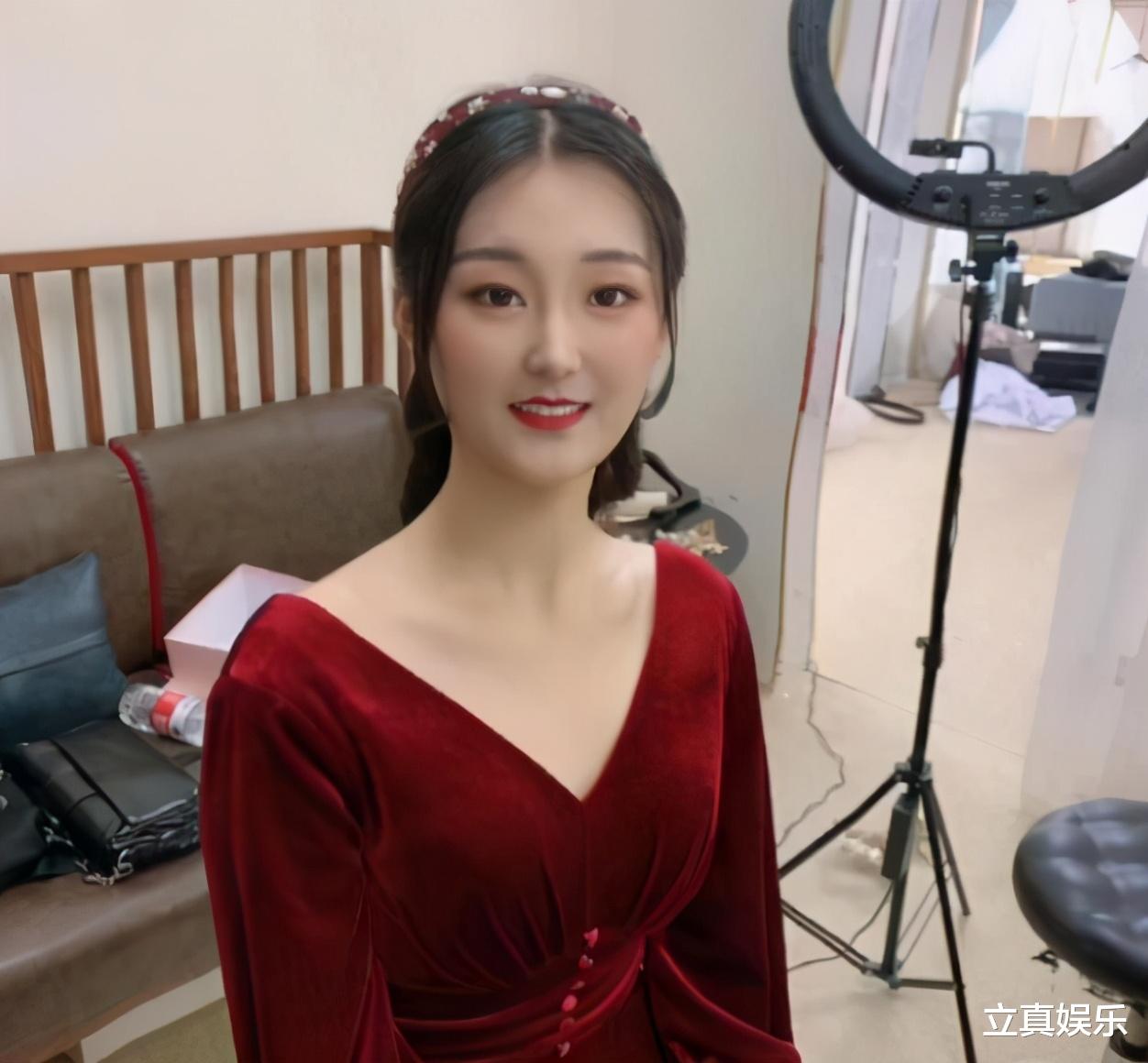 陈亚男|陈亚男离婚后直播人气火爆 网友戏称:一场直播把朱之文给的彩礼钱挣回来