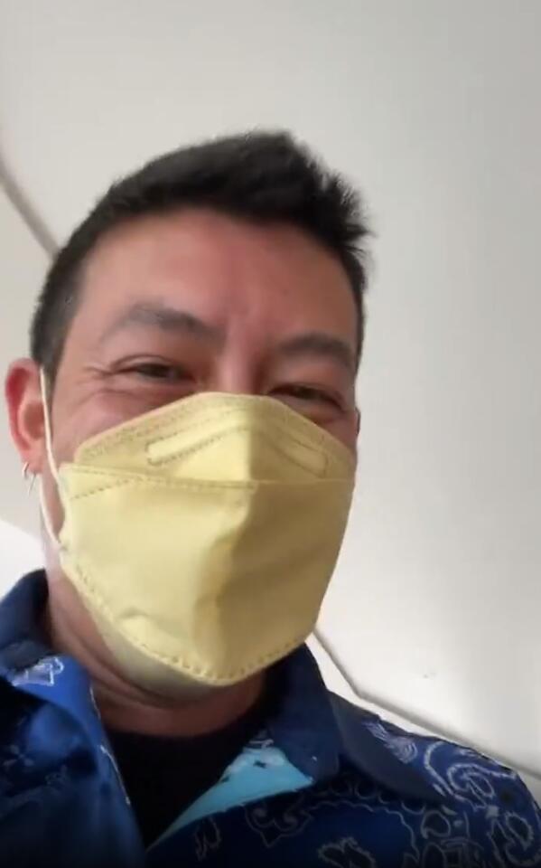 陈冠希|陈冠希一家出门，4岁Alaia中英文切换，秦舒培不开心女儿一招有用