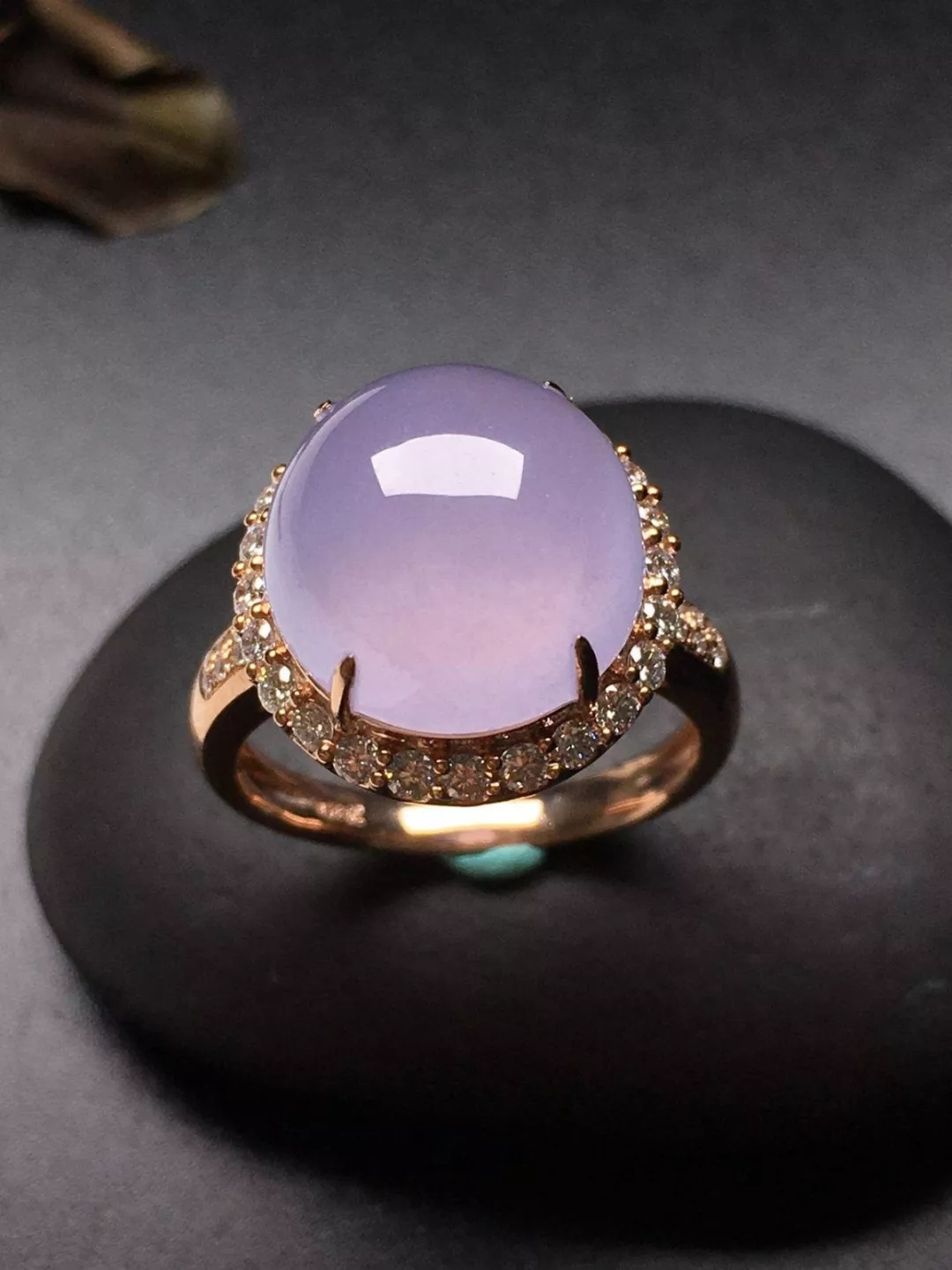 古钱币|什么颜色的翡翠戒指才最好？