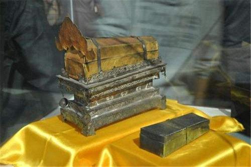 高僧|河南千年古刹发现神秘地宫，专家挖开后，只见一高僧枯坐其中