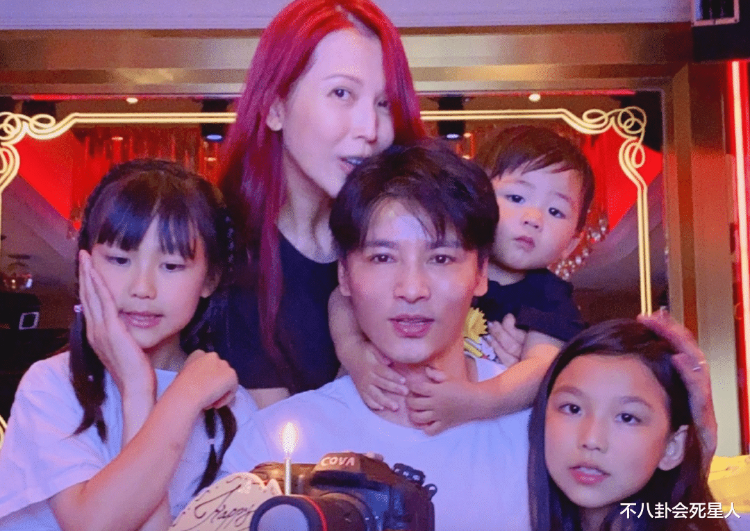 蔡少芬|蔡少芬与儿子同框被嘲像奶奶，生了三胎老得快，她还要赚钱养家