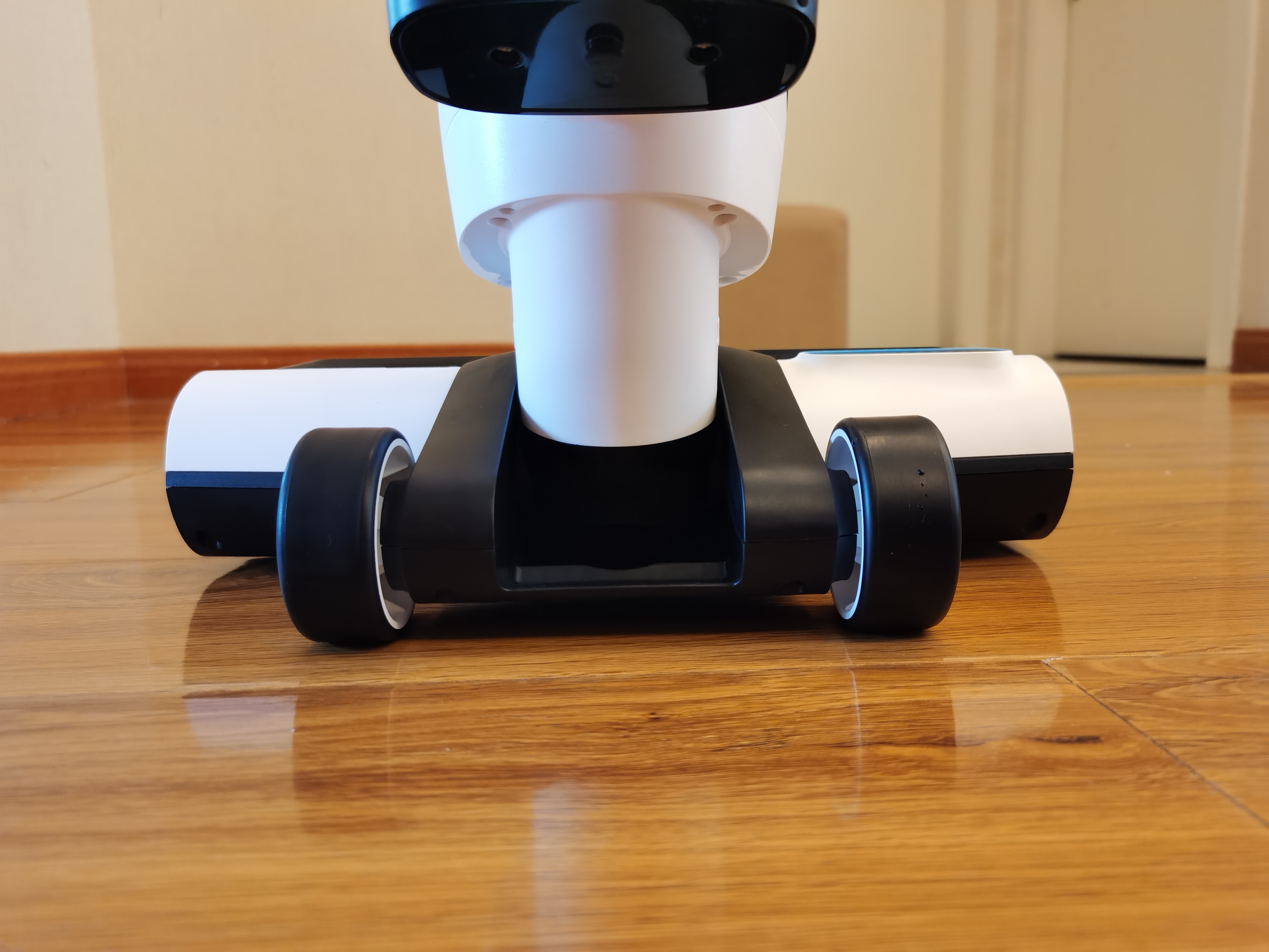 掃地機器人|為什么我不建議用掃地機器人，掃拖吸蒸四合一，洗地機能一步到位