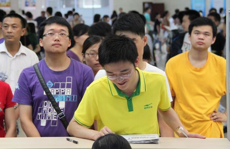 大学生|铁饭碗职业“幸福感”排名，公务员竟未进前三，榜首让人敬畏