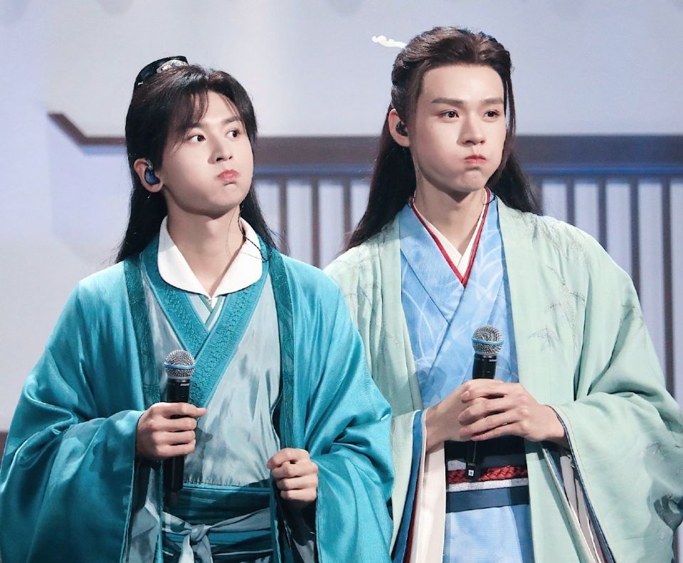 殷世航|蔡徐坤：我卸妆了，肖战：我也卸妆了，龚俊：我没眼花吧