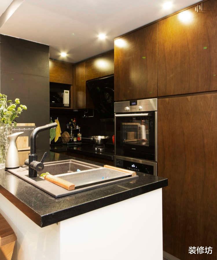 装修坊|70平的魔法空间，有独立浴缸和衣帽间，堪称两个人居住的首选