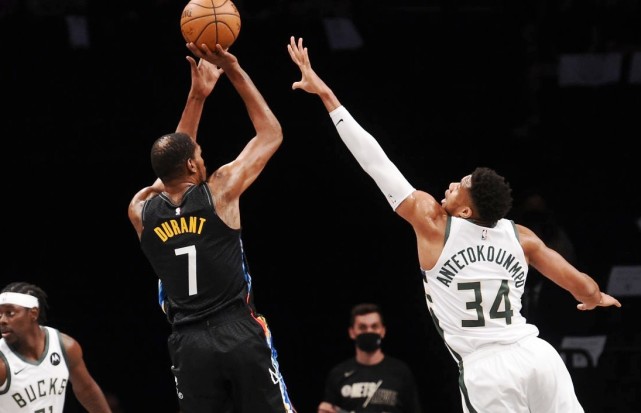 雄鹿队|雄鹿0-2还有戏吗？430队仅28队翻盘，美媒：那些对手可不是这支篮网