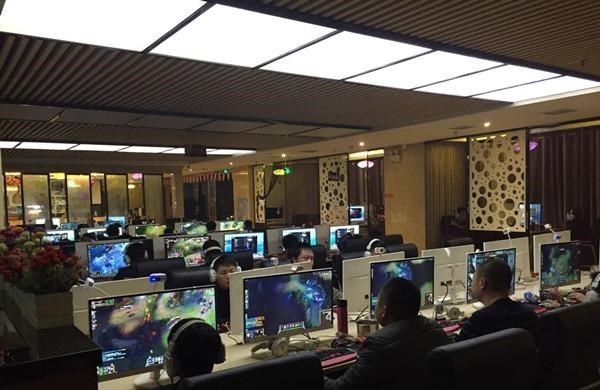 90后宝妈经验|网吧被年轻人“抛弃”，一年倒闭12888家，00后不愿买账