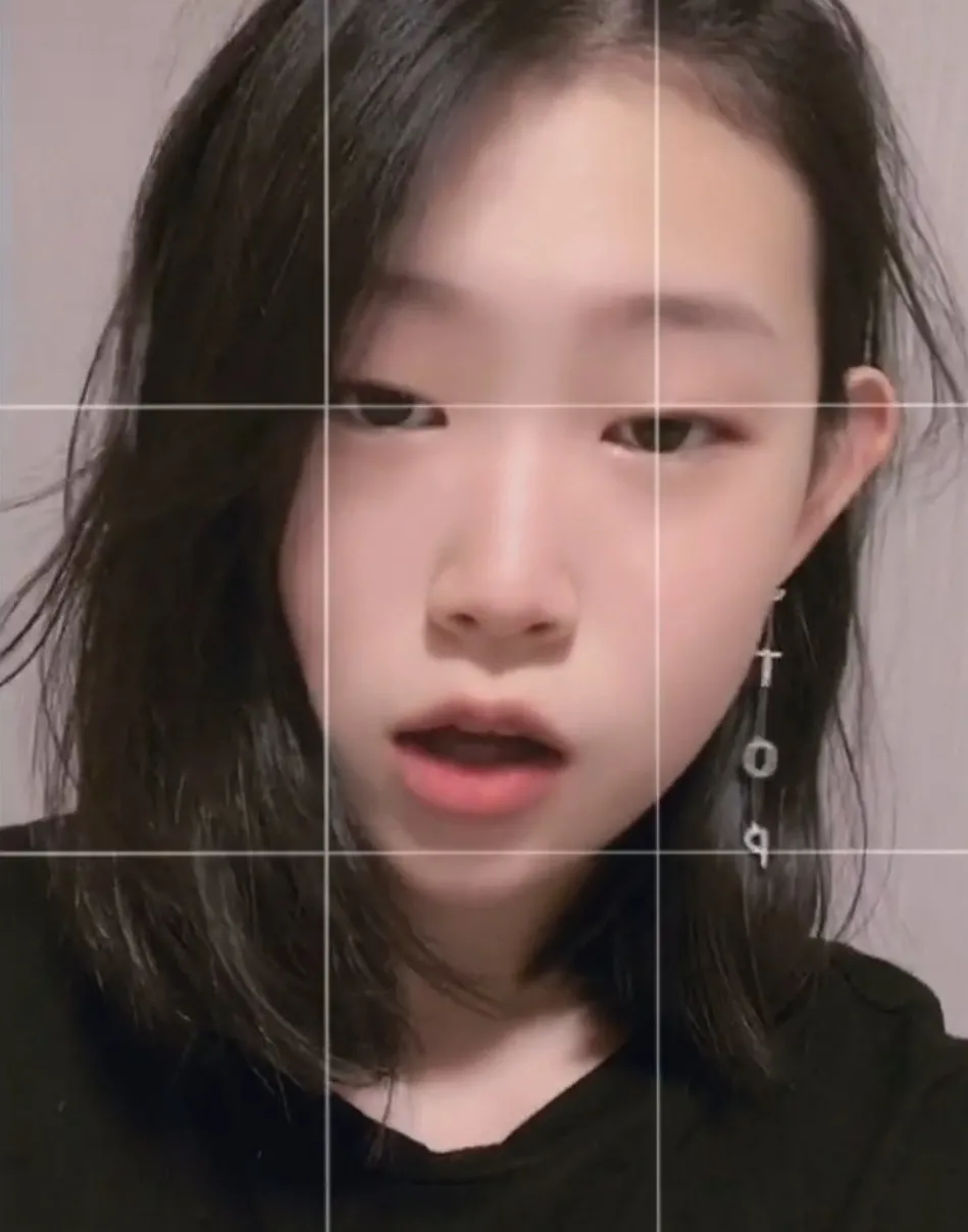 小沈阳|小沈阳15岁女儿好漂亮！黑色美甲显成熟，长相似爸爸气质却不同