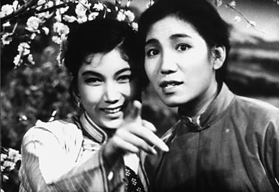 奶爸育儿宝库|民国第一好哥哥，妹妹裹脚喊疼，哥哥：不裹了，若嫁不出去哥养你