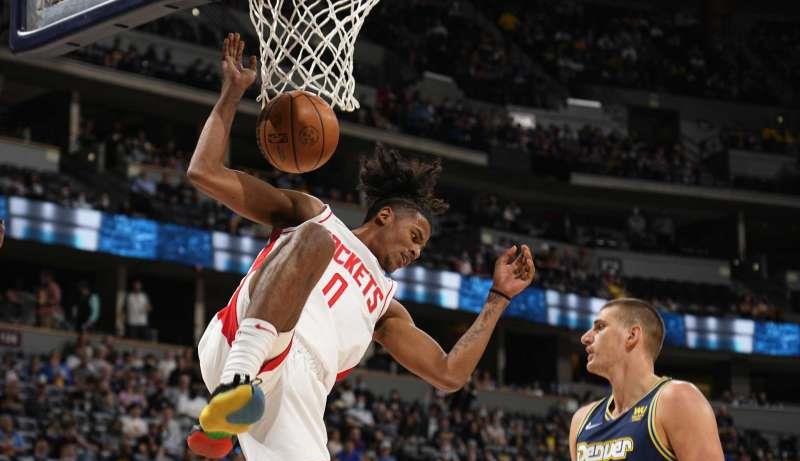 小智时尚 七连败！火箭队泰特绝杀上篮被约基奇封盖，掘金95比94险胜火箭队