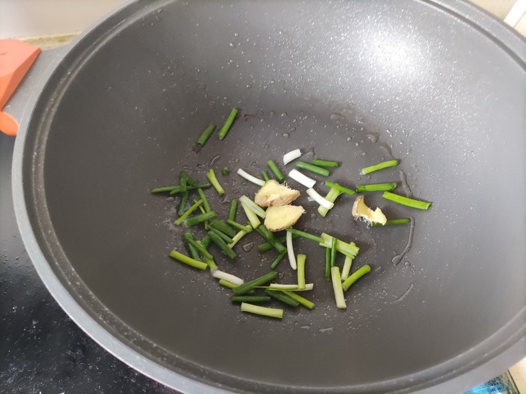 点妈辅食|1岁宝宝吃什么？试试排骨焖饭，大人宝宝一锅出，好吃又省心!