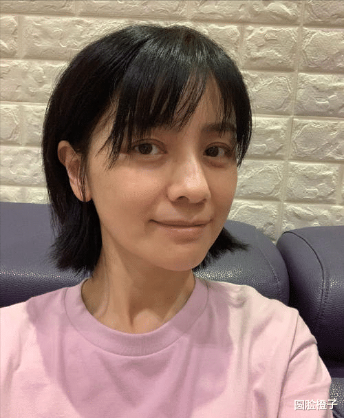 明星素颜|我国有一老牌素颜霜，出门前涂涂皮肤就白皙，不用化妆气色也好