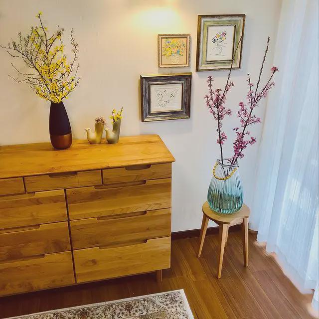 |家有鸡肋角落不会设计?学习日本人摆放一款边柜,好看又好用