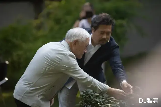 王菲|68岁龚雪80岁达式常近照曝光,老艺术家们神采奕奕,65岁奚美娟真漂亮