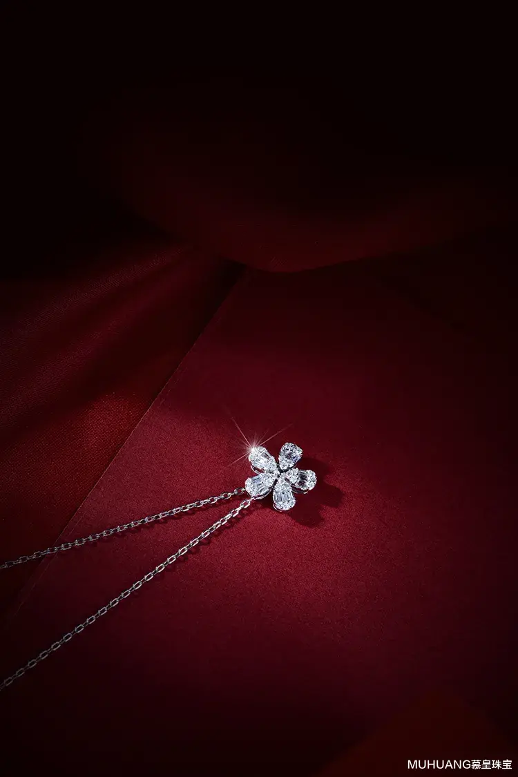 MUHUANG慕皇珠宝|天然钻石和人造钻石到底会不会有一场“钻石大战”？