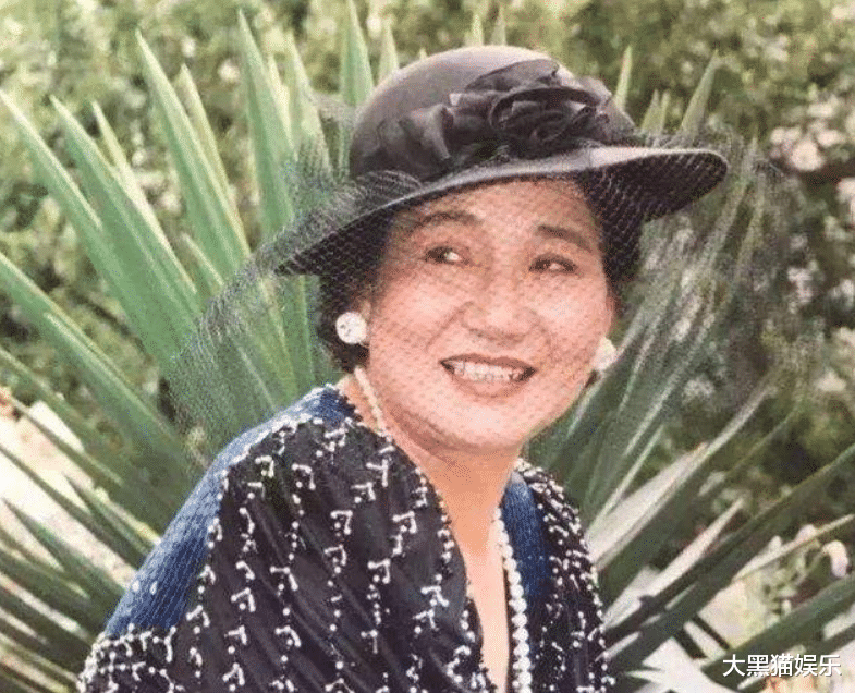 赵丽蓉|赵丽蓉的笑泪人生：32岁丧夫，二婚嫁小叔子再守寡，7岁女儿夭折