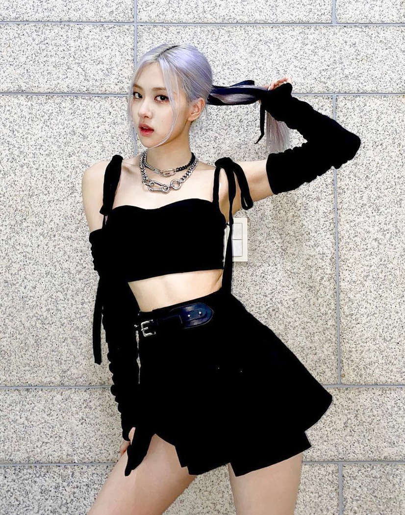 杨幂|杨幂的“渣女”站姿火了！腰和屁股凹成90度，这操作绝了…