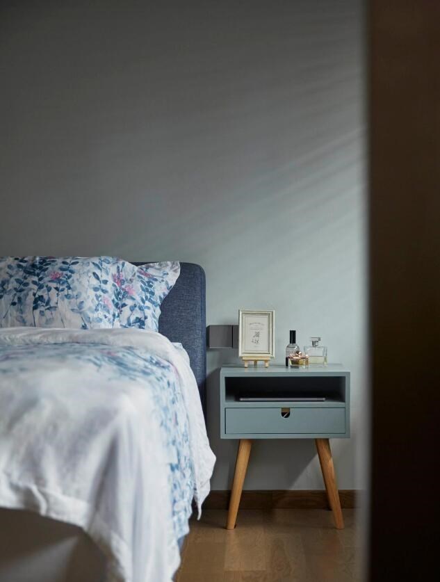 为了“脱贫”，132㎡的家能有多拼？房子住了5年，书桌是废品改的