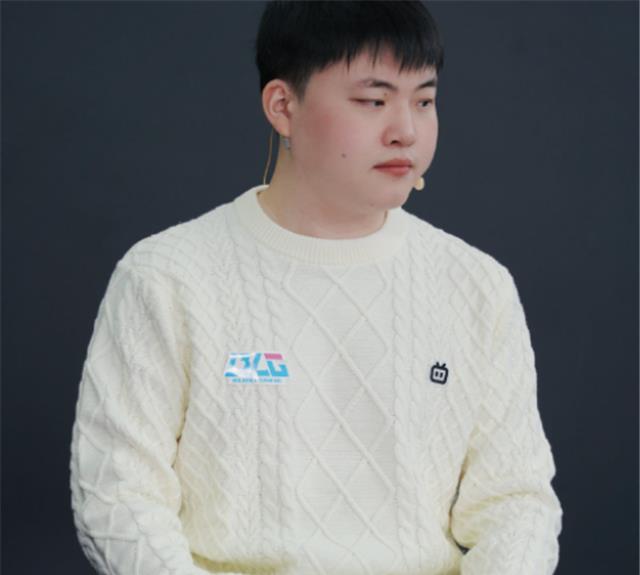 奥咪咪|乌兹复出仅八天，未婚妻被爆破退网？一声不吭屏蔽自己全部动态