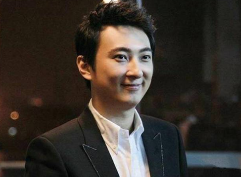 王思聪|王思聪带“新女友”成都逛街被人偶遇,看清长相,网友:换口味了?