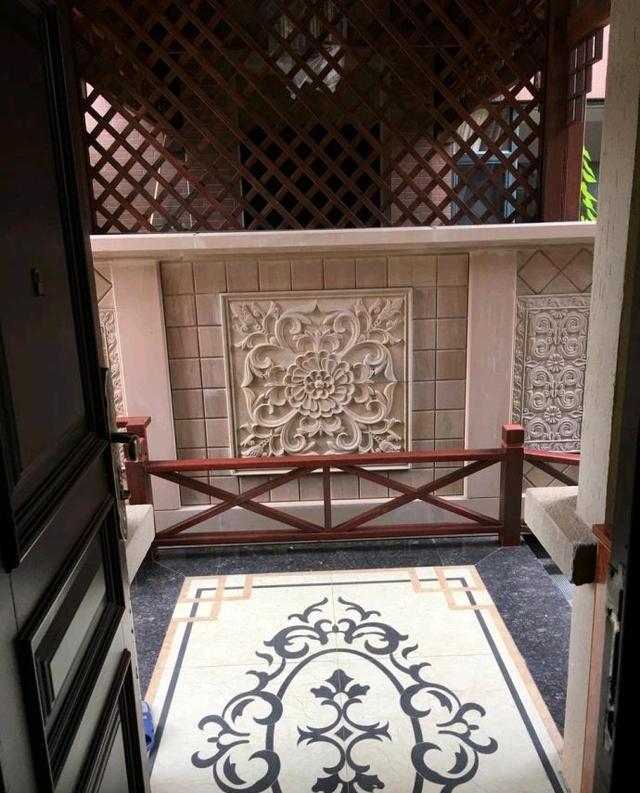 花两年时间装修好小别墅,占地600平花了200多万,院子我很喜欢