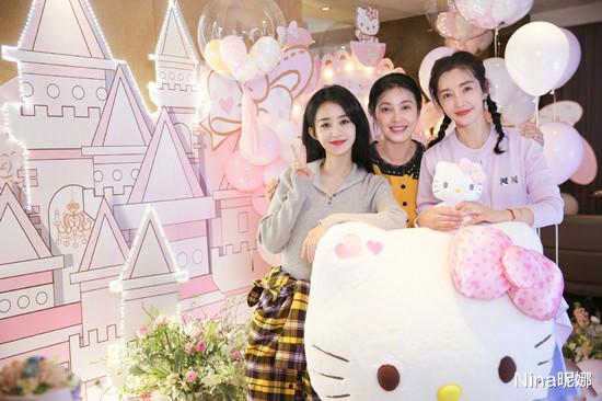 李冰冰|李冰冰环球影城被偶遇,穿背心变胖背厚手臂粗,扎脏辫这打扮一看就强势