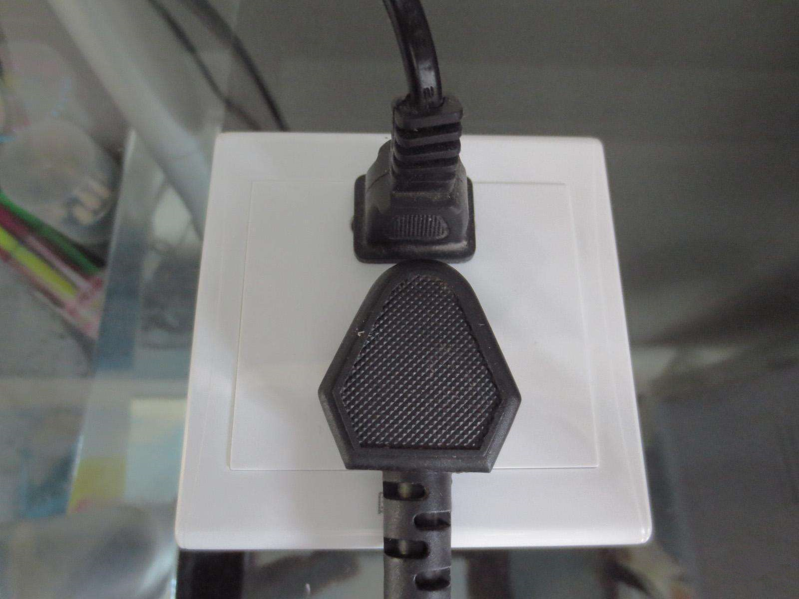 装修时安装的那些插座，就是这样一步一步逼死强迫症的