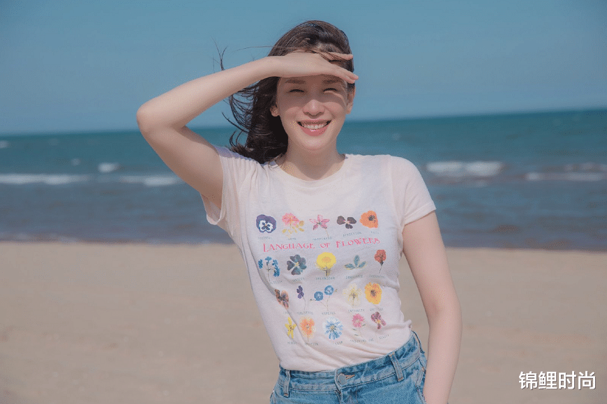 锦鲤时尚|魏巍的超模妻子太有范儿了,175cm身高穿得霸气,不输“大表姐”