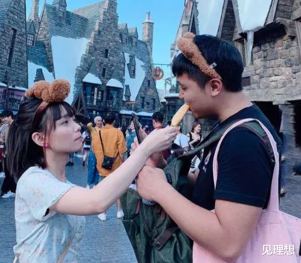 |23岁女星宣布离婚！结婚仅1年被曝出轨，前夫仍不舍称想重新追求