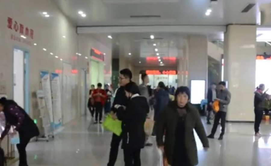 医生|男子肺部感染住院，竟是因为爱闻这个东西，这就尴尬了