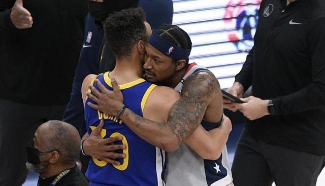 斯蒂芬·库里|库里13+6，超比尔成得分王，又创3神迹！勇士领先灰熊！瓦兰15+11