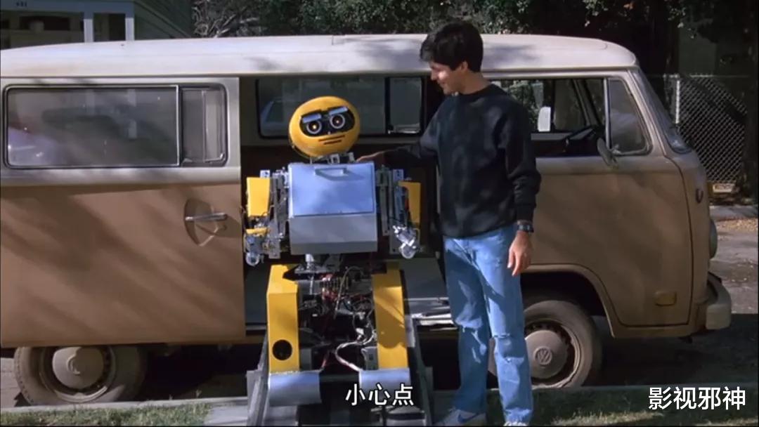 杨紫|童年女神沦为机械“玩具”,脑洞比尺度更逆天