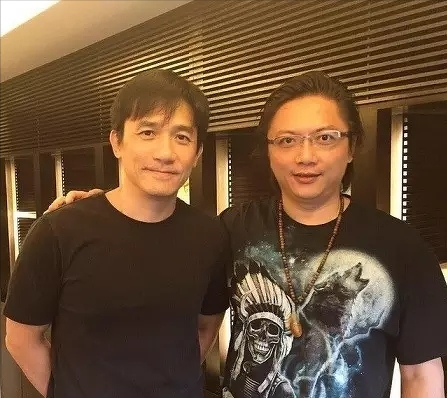 配音|58岁配音大咖突然去世！两天前仍在工作，梁朝伟御用配音员发文悼念