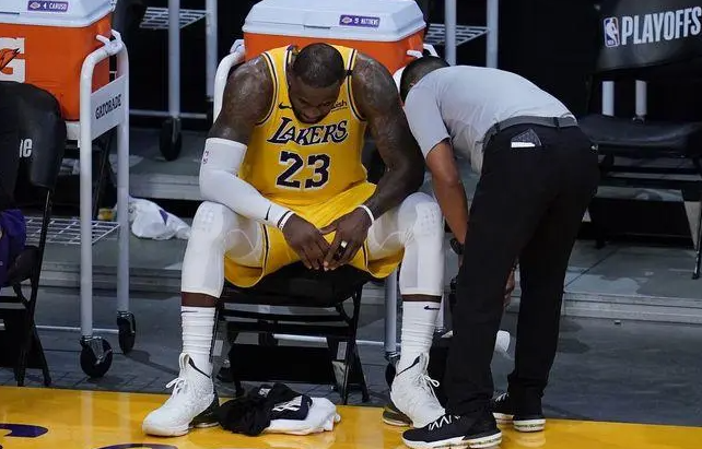 勒布朗·詹姆斯|以賽亞托馬斯指責(zé)湖人：湖人太令人失望，他們對(duì)詹姆斯使用過(guò)度