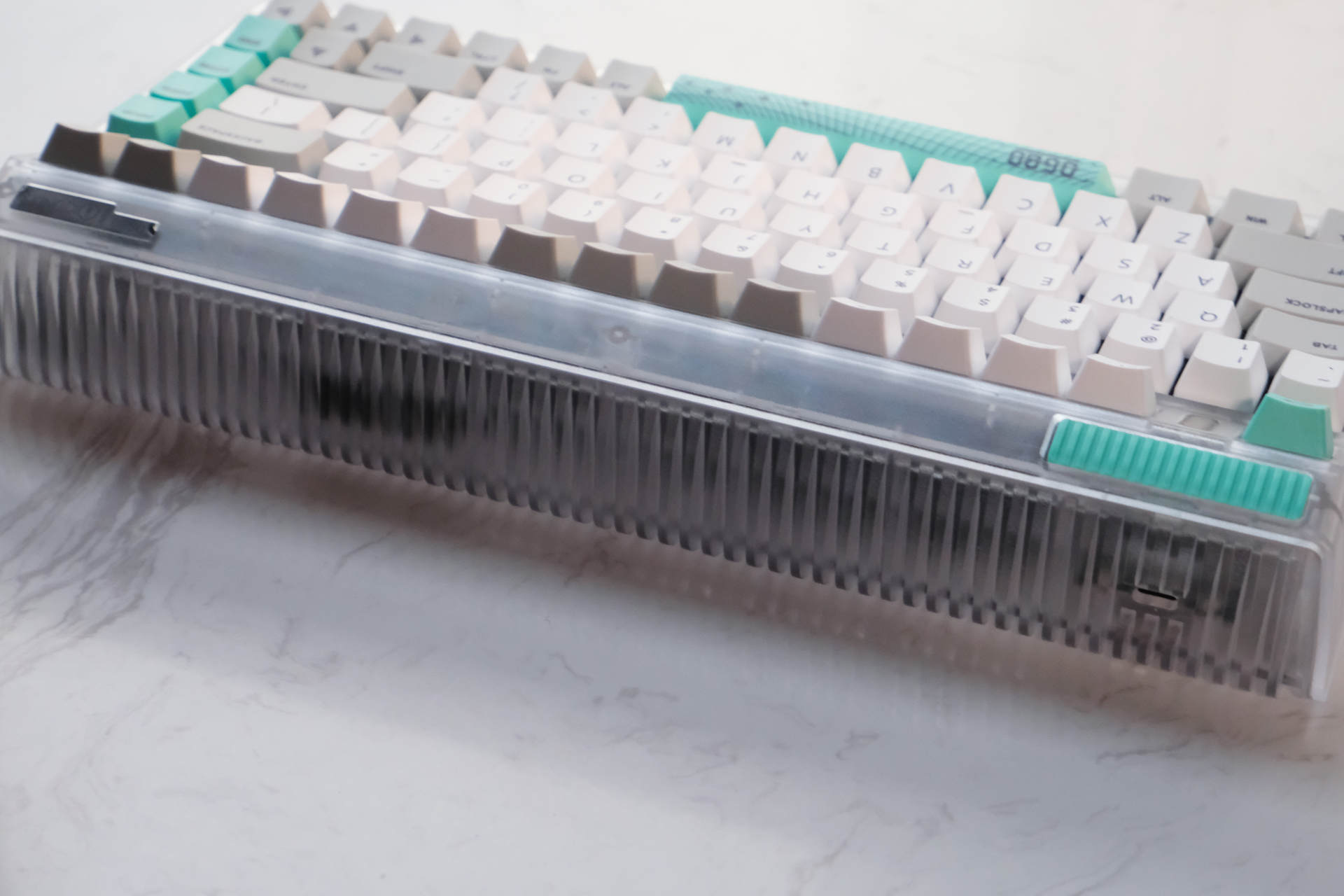 鮮花|糾結圣誕節禮物？不妨可以看看 IQUNIX OG80蟲洞無線三模機械鍵盤